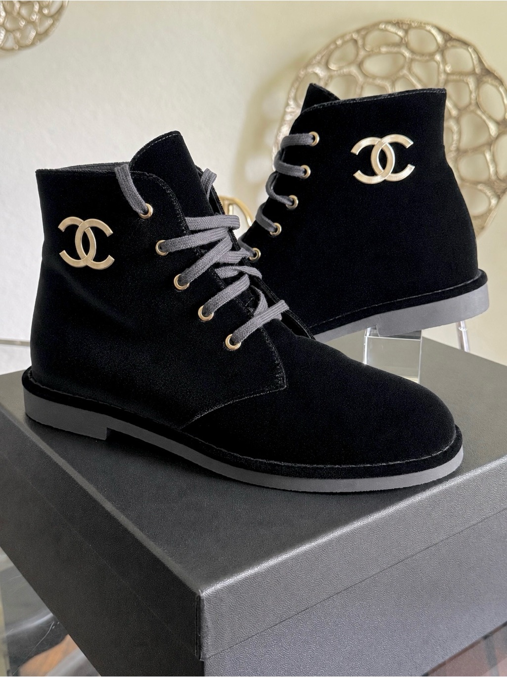 Chanel Black Velvet Cc Logo Lace Up Ankle Boots Booties - Eu 39.5 Us 9.5 - Auth